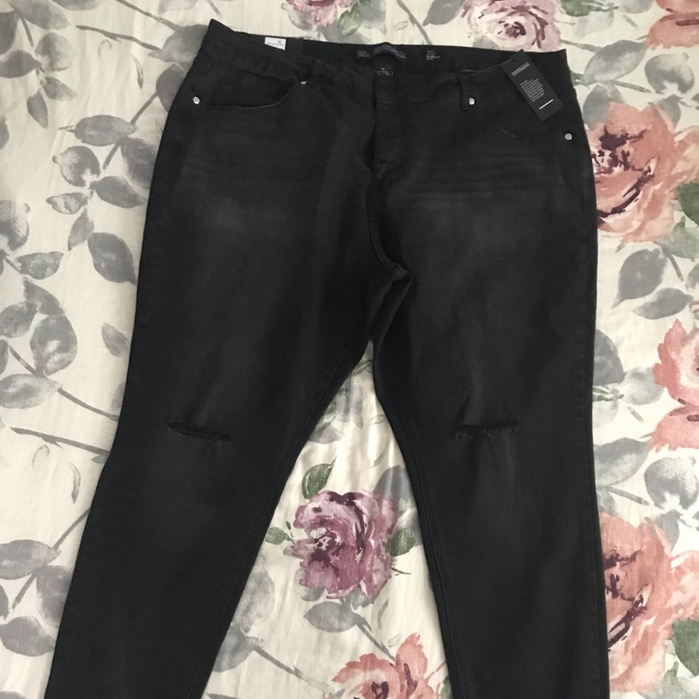 Chic Denim Women’s Size 22 Classic Button Jeans